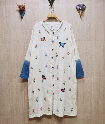 手工刺繡連衣裙、各種花卉、蝴蝶