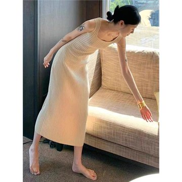 法式高級感杏色無袖內搭針織連衣裙女氣質修身顯瘦吊帶背心長裙子