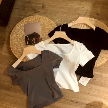 ZUCA”S - 韓版方領彈性緊身 短袖t恤 女裝 顯瘦上衣 衣服 寬鬆上衣 素T 短板上衣 - T-355