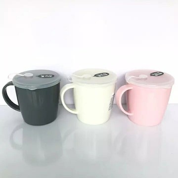 日本【YAMADA】吸管孔有蓋式馬克杯 (顏色隨機)