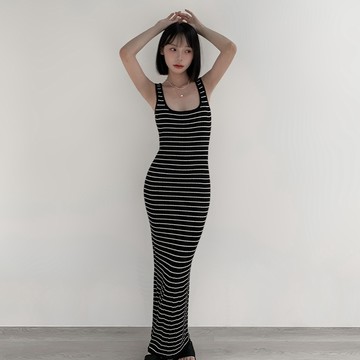 【Aa.chic熱賣商品】粗肩U領條紋連身長洋(兩色).女裝/U領/連身/粗肩/條紋/長洋/針織/渡假【C064839】