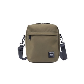 《預購8折》deya  Fireproof 科技阻燃手機電源側背包(直式)-橄欖綠 62505144501