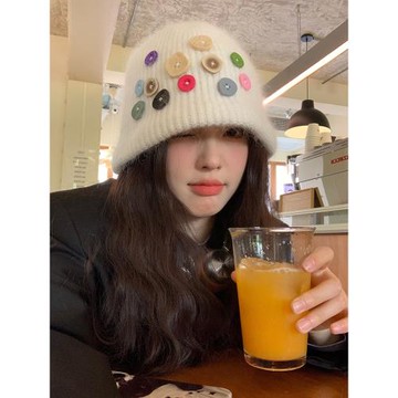多巴胺小眾紐扣針織帽子女冬季兔毛顯臉小水桶盆帽保暖毛線帽護耳