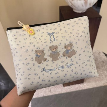❤️臺灣出貨爆款格子小熊便攜化妝包收納包簡約大容量高顏值旅行外出洗漱包✨好物甄選