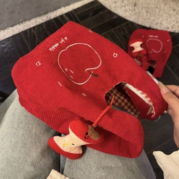 蘋果手提包🎀 紅色可愛蘋果刺繡日常外出通勤便捷條絨小包禮物 化妝包 收納包 通勤包 可愛包包 手腕包 手拎包 可愛包包