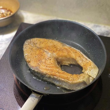 【水產大叔】智利厚切鮭魚(300g±5%/包),共6包