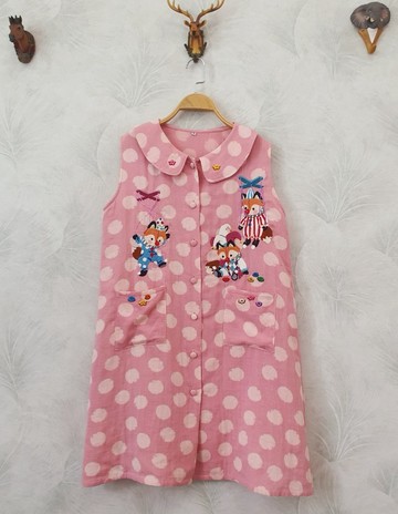 服飾、手繡，現貨供應，陸續到貨。