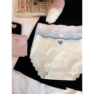 日系無痕愛心甜美舒適透氣包臀中腰棉襠可愛少女純色冰絲裸感內褲