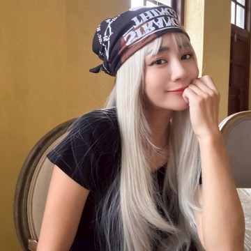 台灣現貨 魔髮樂 全頂假髮 中長髮 C0490︱米灰白色假髮  55CM層次中長髮 造型假髮 層次假髮 萬聖節髮