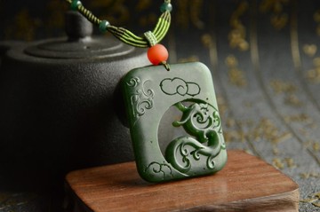 【龍騰】天然碧玉鏤空龍