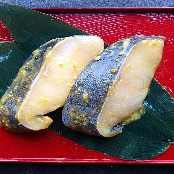 西京漬け　銀だら　100ｇ×2切　北海道加工の銀ダラ西京焼き　脂のり抜群の銀鱈は、西京味噌の旨みが良く合います。肉質がなめらかで、豊かな旨みが広がります。