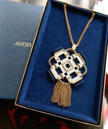 Vintage Jewelry  AVON  白琺瑯 幾何 流蘇 別針項鍊 兩用
