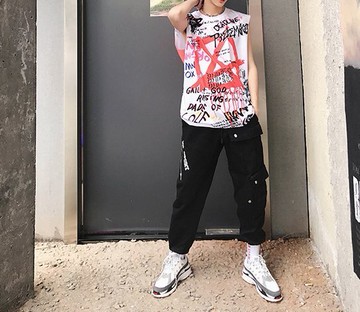 FINDSENSE H1 2018 夏季 新款 個性無袖 塗鴉  背心 百搭 薄款 馬甲  潮流 時尚 男