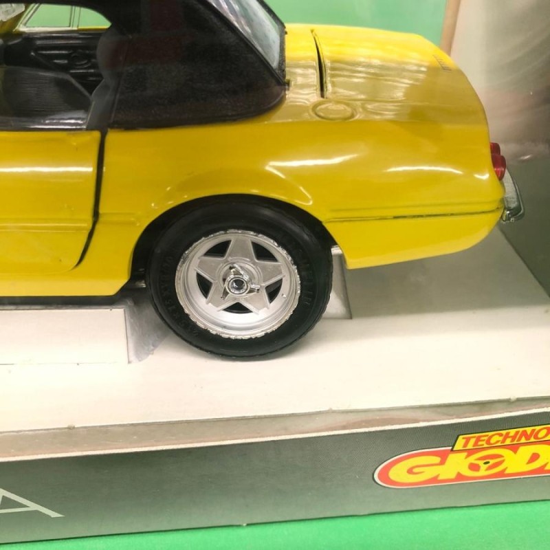 絶版 新品 TECHNO GIODI 1/18 FERRARI DAYTONA 365GTS/4 CABRIOLET