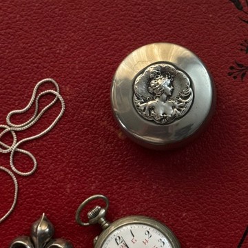 50545-絕美法國19世紀仕女雕飾錫盒