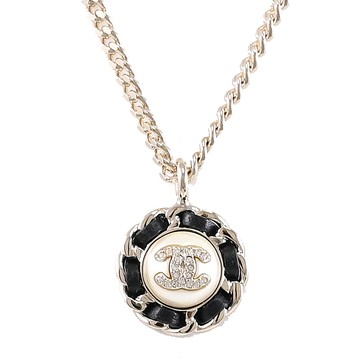 CHANEL ABG558 水鑽雙C LOGO皮穿鏈圓形吊墜鎖骨項鍊.淡金