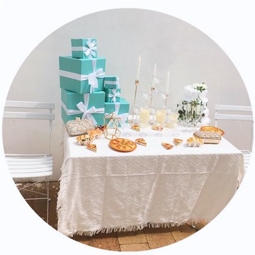 ins婚紗照旅拍攝影道具 藍色禮盒森系主題外景歐式長方桌椅蠟燭臺