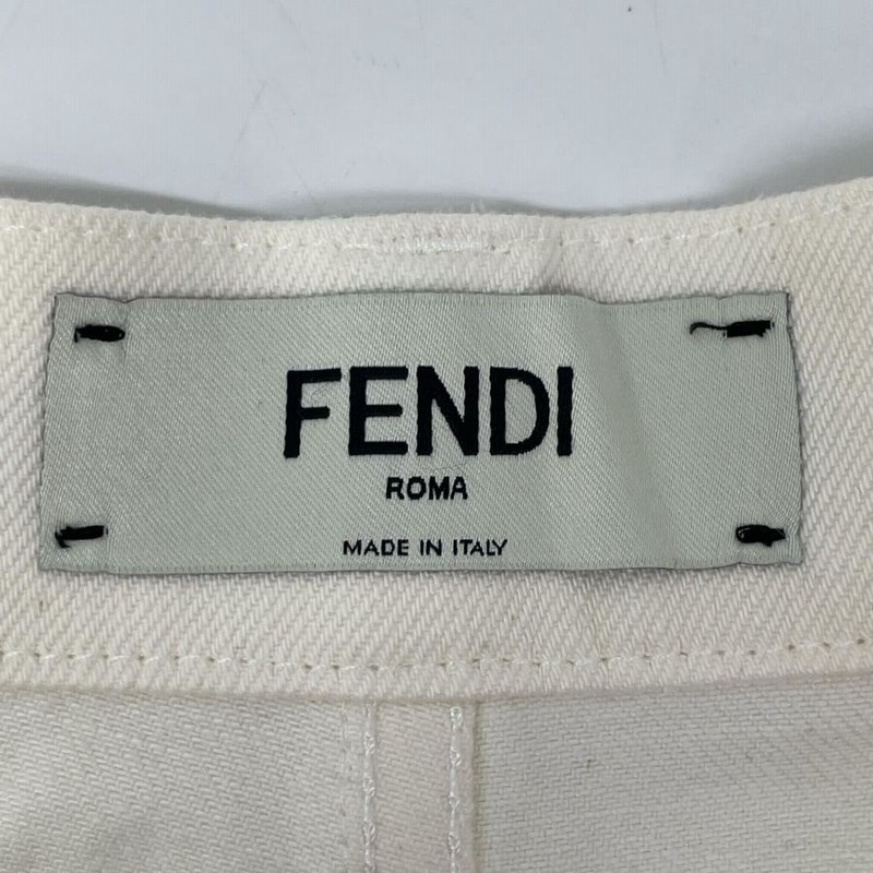 6万取引突破★UPS速達便【FENDI】ホワイトデニム ショートパンツ 6万取引突破☆UPS速達便【FENDI】ホワイトデニム ショートパンツ