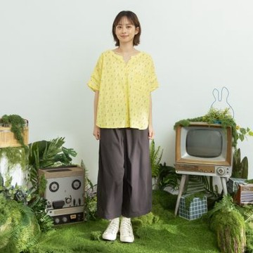 【MOSS CLUB】台灣涼感抗UV繭型弧剪接八分褲 藍 灰