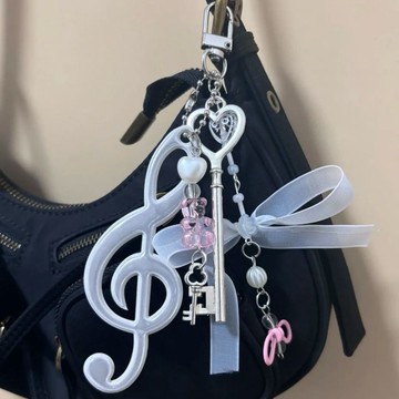 ✅【🎵音符蝴蝶結鑰匙】新款音符蝴蝶結鑰匙 音符多功能掛件 Y2K少女鑰匙扣 包掛件裝飾款 潮玩好物首選 台灣出貨