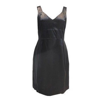 Lizzy光澤感簡約黑壓褶洋裝