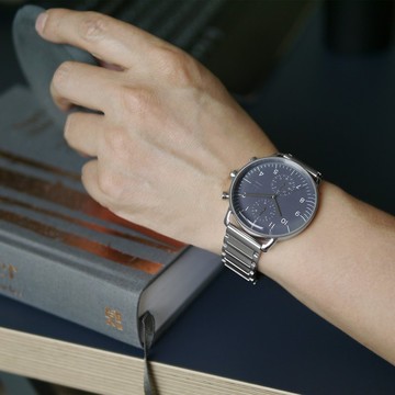 REFINE 7148 旅行者三眼不鏽鋼鍊帶手錶 - 暗曠藍