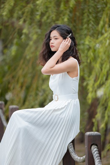 桃心領寬肩帶細褶連身裙       輕婚紗首選