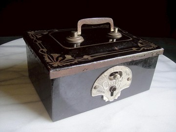 【老時光 OLD-TIME】早期二手日治時期稀有金屬老錢箱