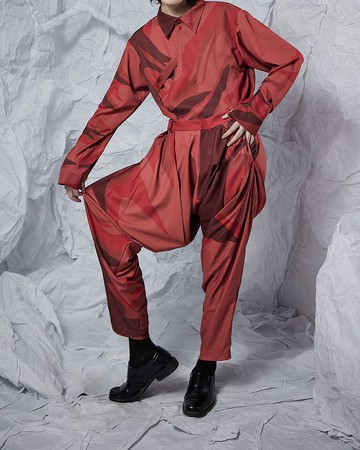 INF 22SS 2D紅印花多活褶低檔一字褲