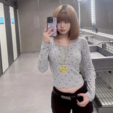 長袖t恤 INS法式低胸方领碎花內搭短版上衣女生修身顯瘦微辣上衣大碼女裝 10813