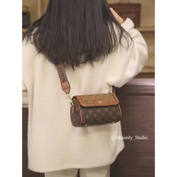 (免運)輕奢枕頭包包女式2025新款超火高端大氣小眾設計高級感斜挎單肩包