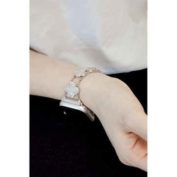 【氣質款｜1-11代,SE可用】 珍珠貝母幸運草金屬錶帶適用Apple Watch45 44 41 40 42 46mm