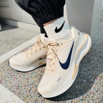 S.G Nike Journey Run FJ7765-106 女 象牙白 透氣網布 氣墊 緩衝 休閒 運動 慢跑鞋