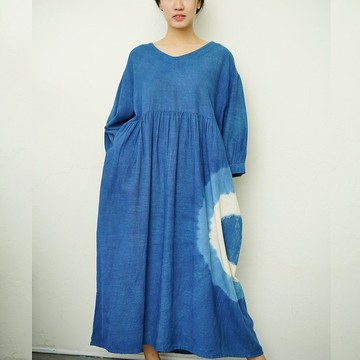 V-Neck Dress Target - 荷葉邊上衣靛藍色紮染連衣裙