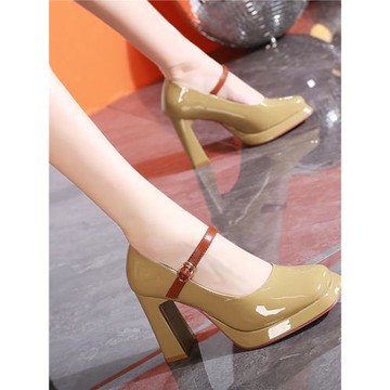 網紅時尚高跟鞋女2025年春季方頭粗跟淺口防水臺一字扣帶漆皮單鞋