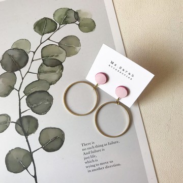 皮革耳環_小圓幾何_櫻花粉中圓