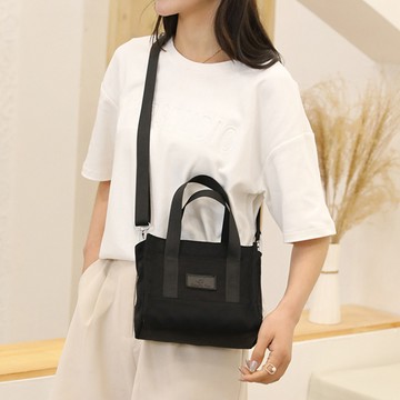韓系純色輕尼龍百搭兩用隨身小托特包 經典黑