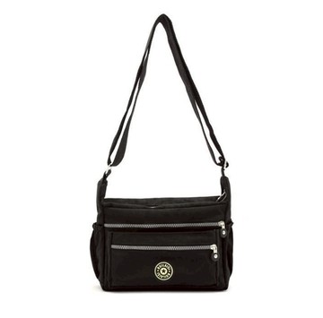 Lulubag 女性日常防水肩背斜背包 + 配件隨機出貨組合  黑色  單肩包(均碼/26 x 19 x 12cm)