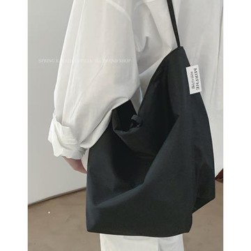 韓國大容量包包女2023新款夏季休閑腋下單肩包小眾設計通勤托特包