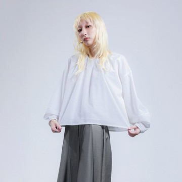 抽皺領口微透網布上衣