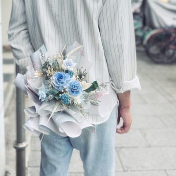 【日常好事‧花寓】永生花花束＿靜謐優雅藍／附贈PVC透明梯型袋 ｜七夕情人節推薦 情人節花束 生日紀念 送禮推薦