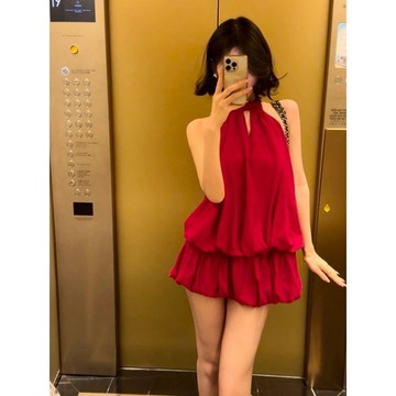 【臺灣有貨】法式紅色掛脖露肩連衣裙女夏季海邊度假辣妹收腰蓬蓬裙包臀短裙子