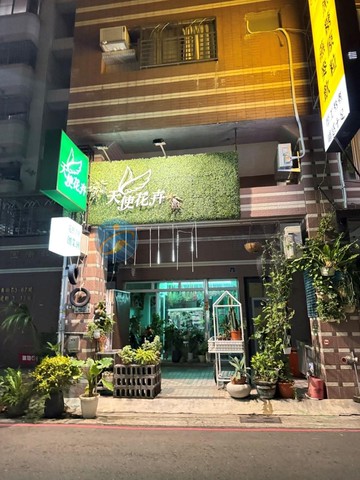 園滿如意 龍華市場旁1+夾+2+大露台店面誠意售｜高雄市左營區忠貞街