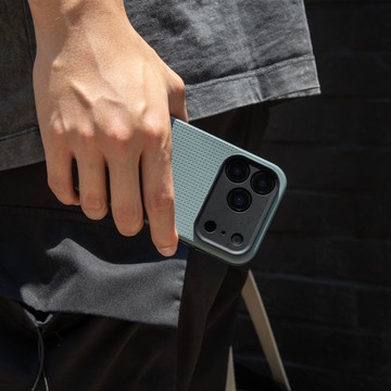 Native Union | ACTIVE輕盈皮革2.0手機殼 石墨綠 適用i17系列