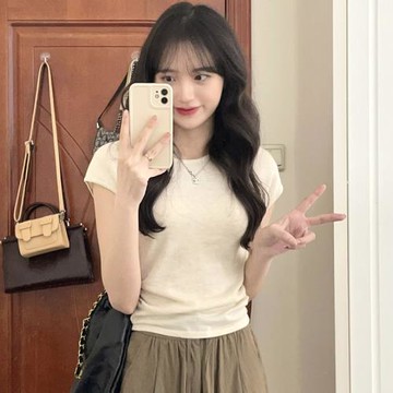 針織短袖t恤女夏季2023新款設計感小眾修身顯瘦薄款短款正肩上衣