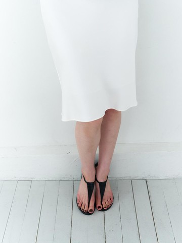 Nina T-Strap Sandal [Black]
