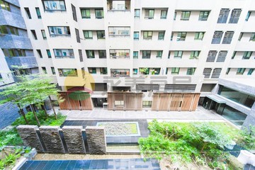 小王子WO美術特區雙衛開窗太普風格四房平車｜高雄市鼓山區美術東七街