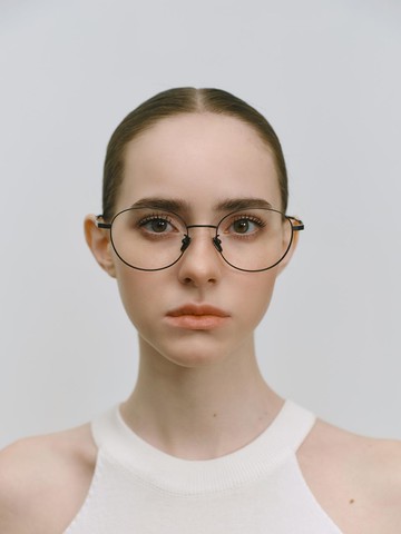 Glossy Glasses (C1)