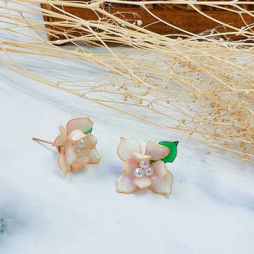 單朵高貴木蘭花時尚寶石膠耳環 樹脂木蘭花耳環 可改耳夾