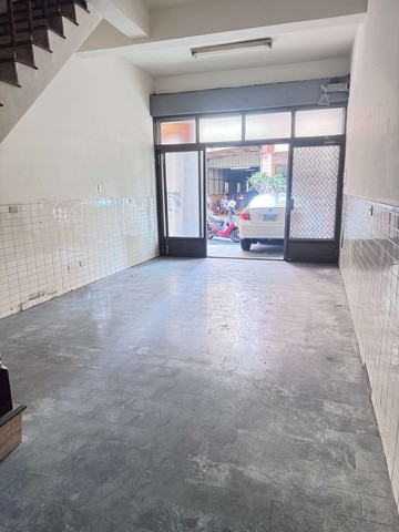 ❤專約❤佛公商圈八米街上騎樓透天四樓｜高雄市前鎮區后南街